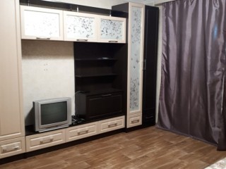 Сдаю 2 - комнатную квартиру по ул. Светлая,11 в городе Спутник.