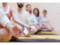 ioga-i-meditaciya-v-studii-na-kovrike-small-2