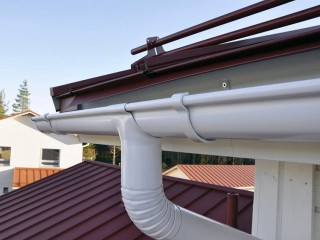 Установка, ремонт, замена водосточной системы крыши
